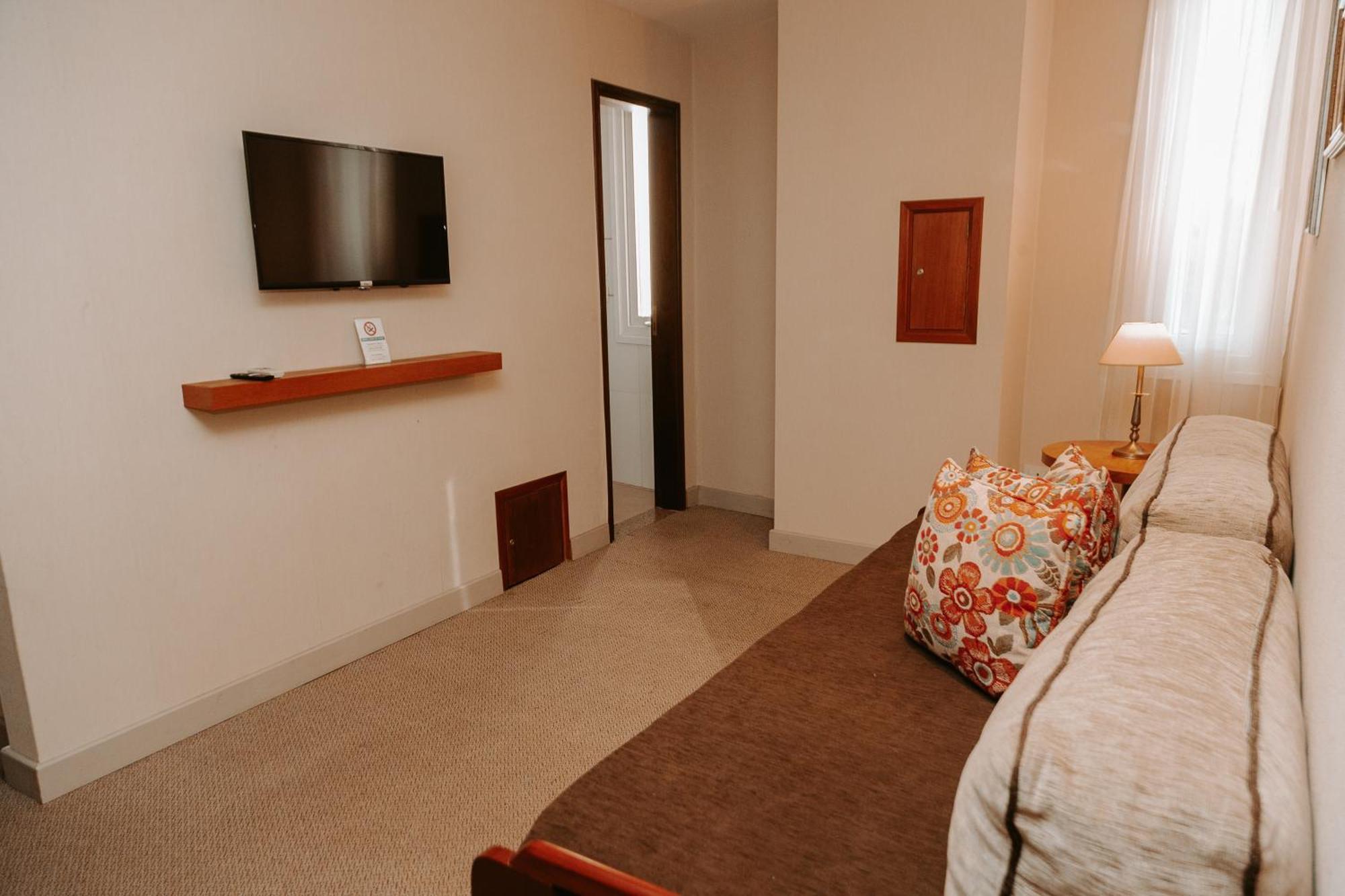 Howard Johnson Hotel Yerba Buena Zewnętrze zdjęcie