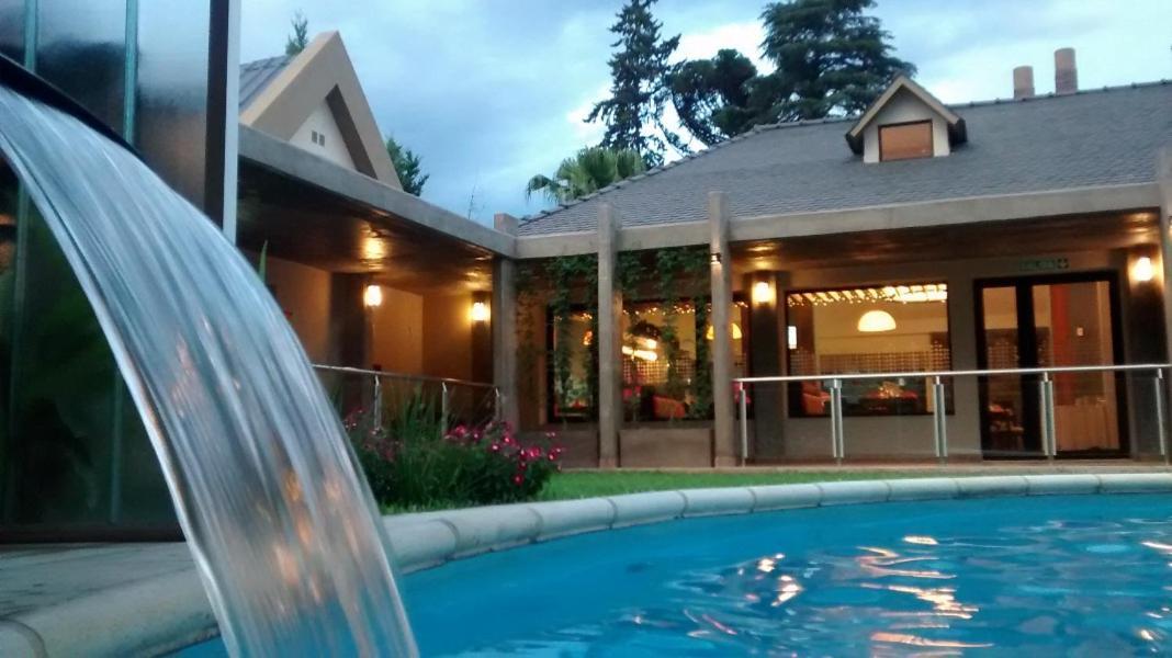 Howard Johnson Hotel Yerba Buena Zewnętrze zdjęcie