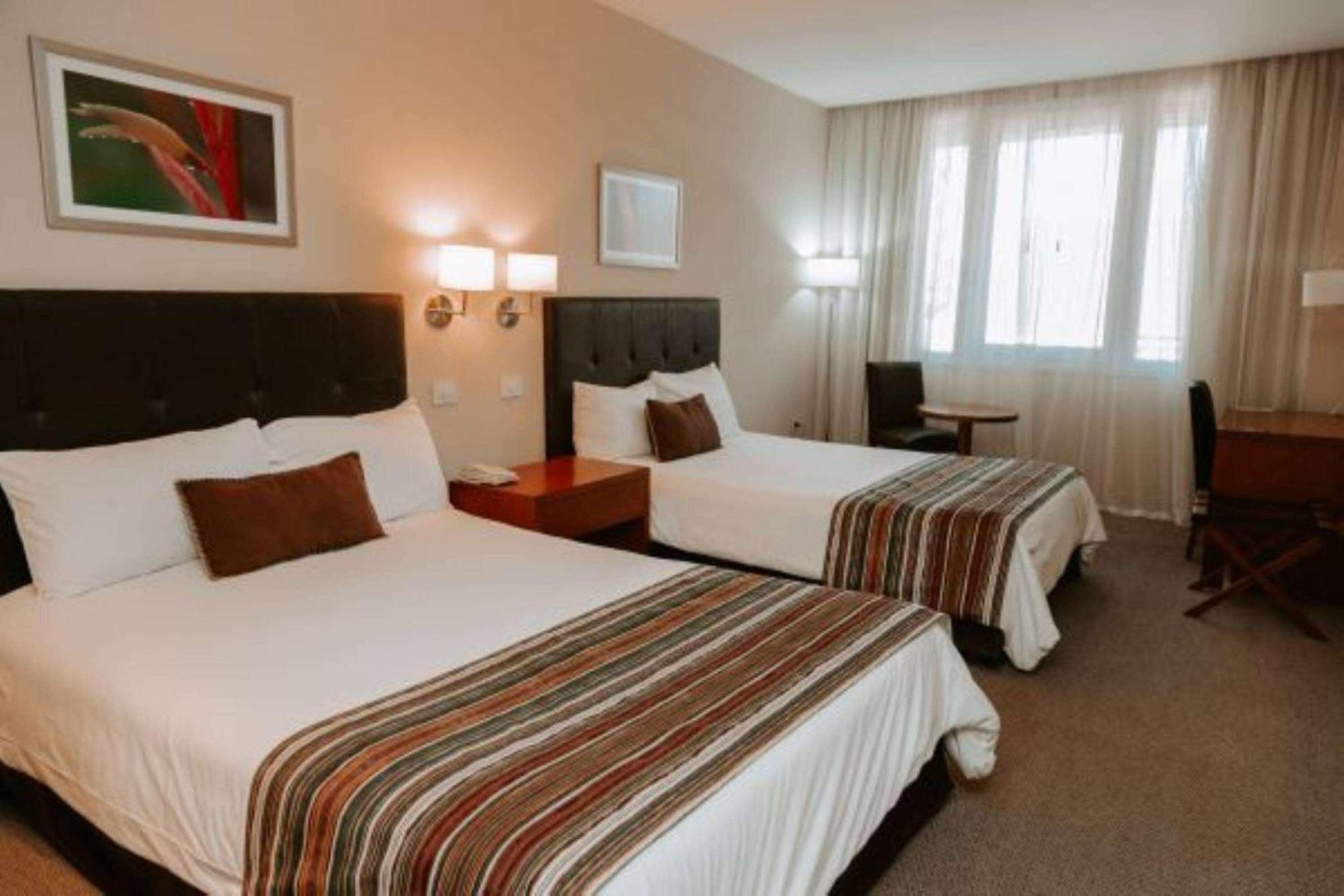 Howard Johnson Hotel Yerba Buena Zewnętrze zdjęcie