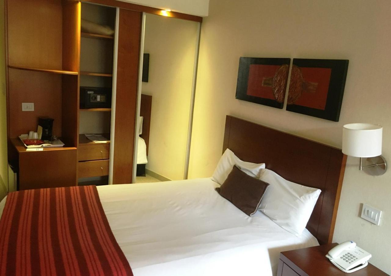 Howard Johnson Hotel Yerba Buena Zewnętrze zdjęcie